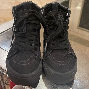 Black Kids SK8 Hi Zip Shoe Size 1